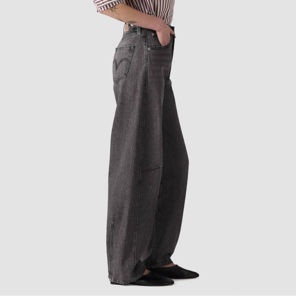 Levi’s Women's cinch barrel Jeans in size 24, 25 , 26 ,27 ,28 , 29, 31 , 32 in - Picture 2 of 6